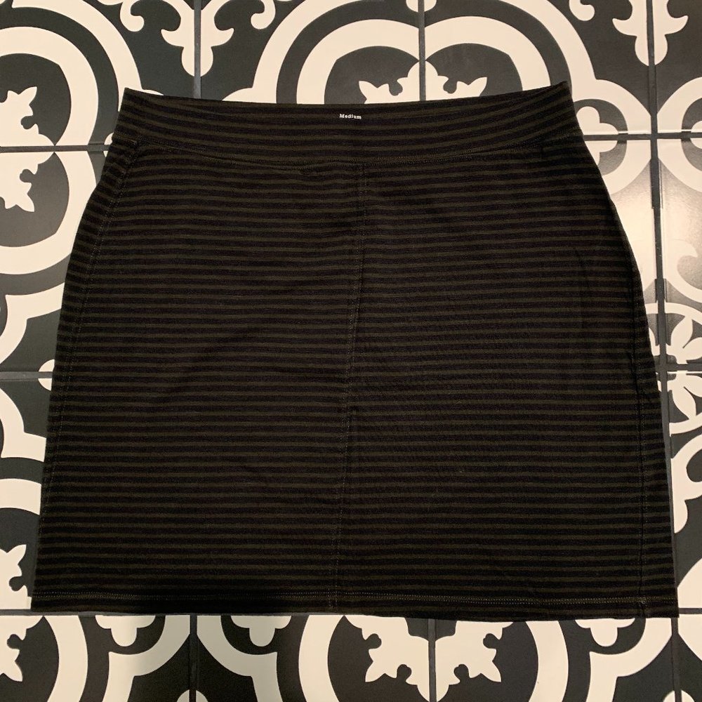 Toad & Co Lobelia Skirt green and gray stripe athletic skirt Medium EUC
